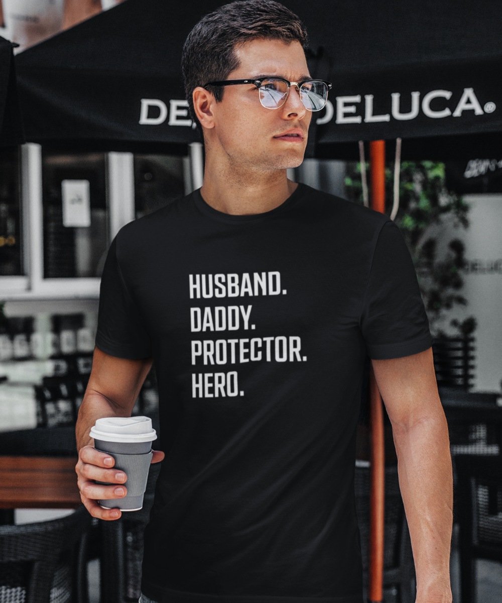 Vaderdag T-shirt Husband Daddy Protector Hero | Kleur Zwart | Maat 2XL | Vaderdag Kados / Cadeautjes